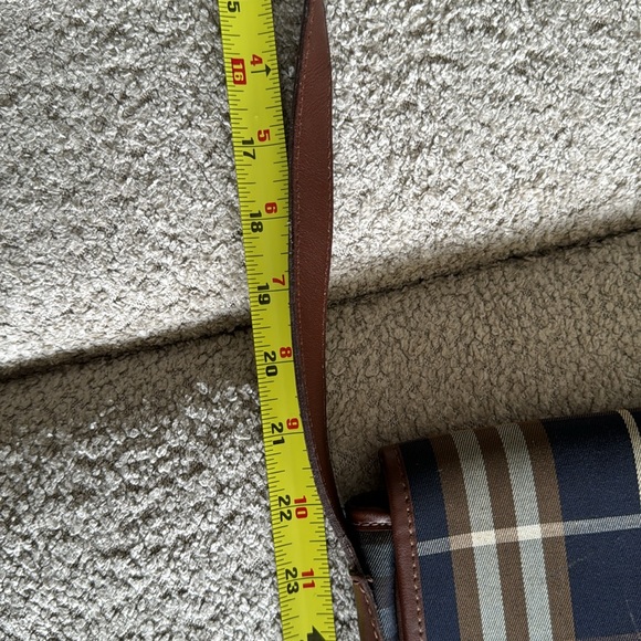 Burberry’s Small Crosshody Bag - Picture 14 of 14